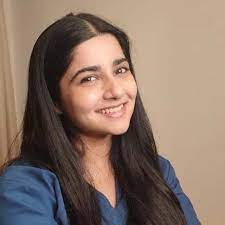 Dr. Mrinalini Ahuja | Best Dentist In Delhi | Cosmetic Dentistry & Dental Implant Treatment in Delhi